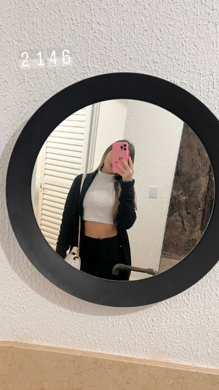 daniela profile banner