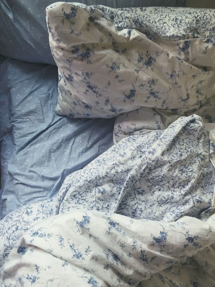 i HATE doing the bed...